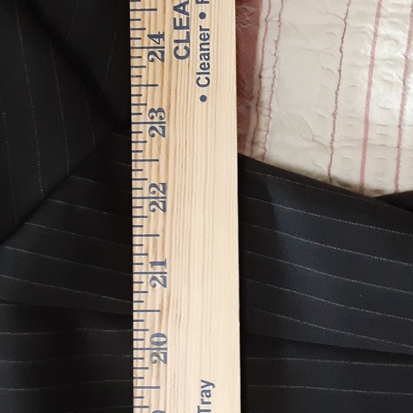 LINEAGE,2 PIECE, Super 120's Merino Wool, Chalk Striped Suit - Picture 16 of 16